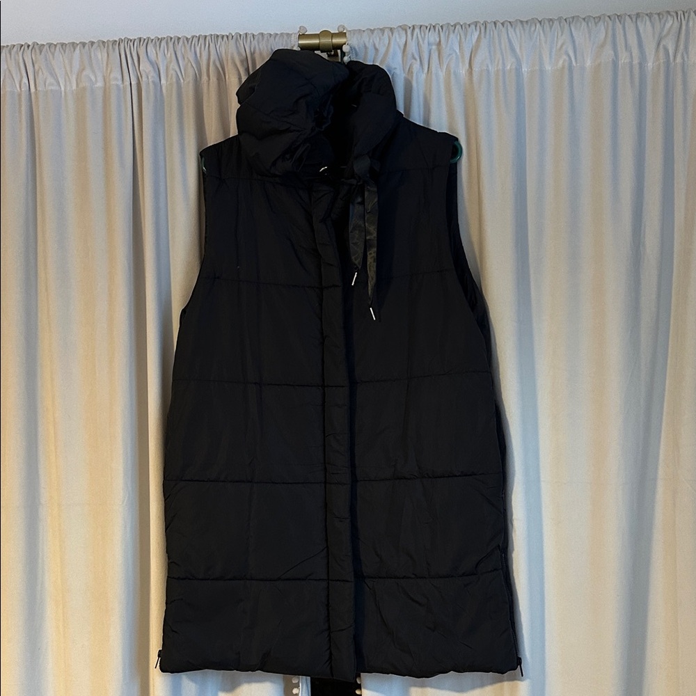 Women's Black Puffer Vest